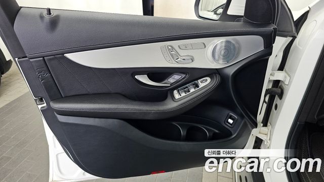 Mercedes-Benz GLC-Class 2019 — photo 14