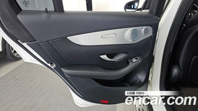 Mercedes-Benz GLC-Class 2019 — photo 15