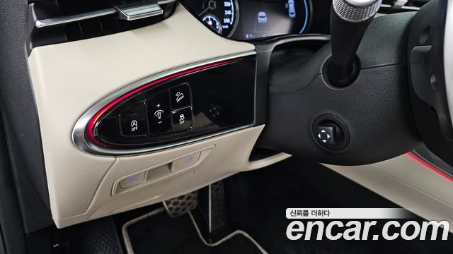 Genesis GV70 2024 — photo 28