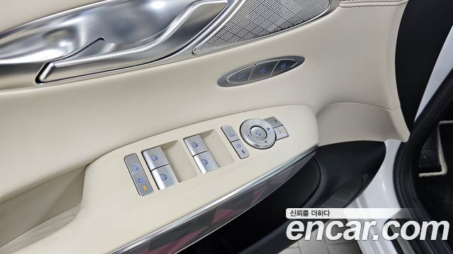 Genesis GV70 2024 — photo 30