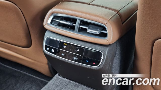 Genesis G80 2022 — photo 24