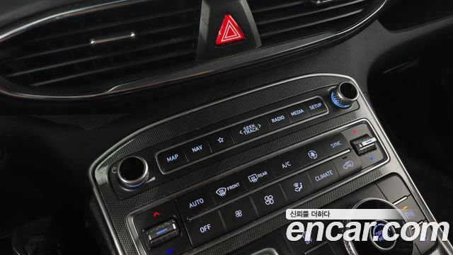 Hyundai Santafe 2022 — photo 29