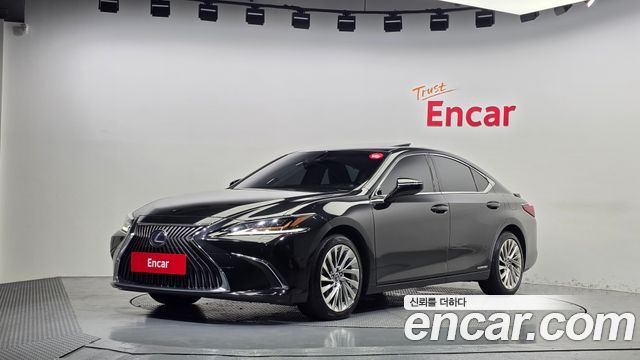 Lexus ES 2021 — photo 1