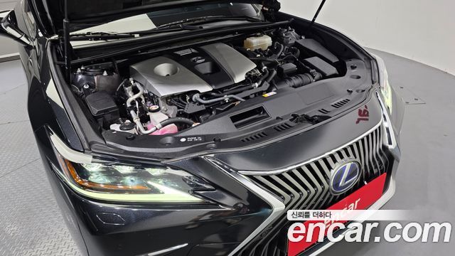 Lexus ES 2021 — photo 6