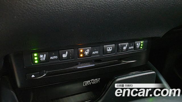 Lexus ES 2021 — photo 23