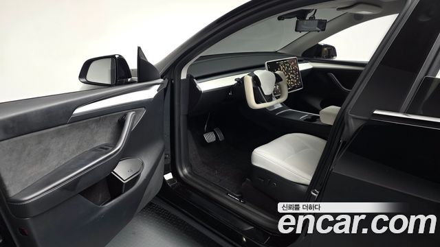 Tesla Model Y 2024 — photo 10