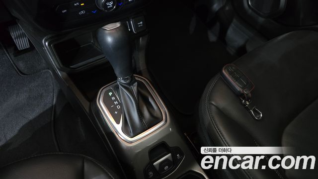Jeep Renegade 2020 — photo 9