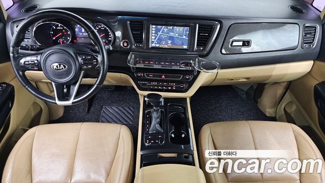 Kia Canival 2018 — photo 7