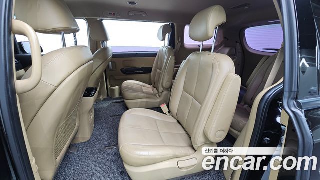Kia Canival 2018 — photo 12