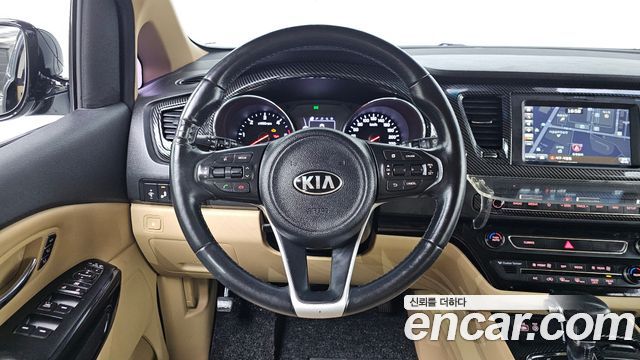 Kia Canival 2018 — photo 13