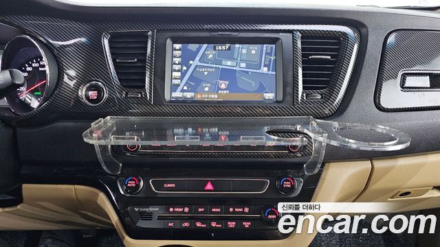 Kia Canival 2018 — photo 14