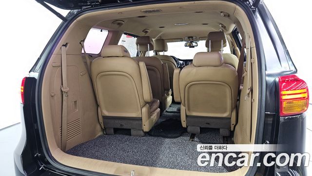 Kia Canival 2018 — photo 20