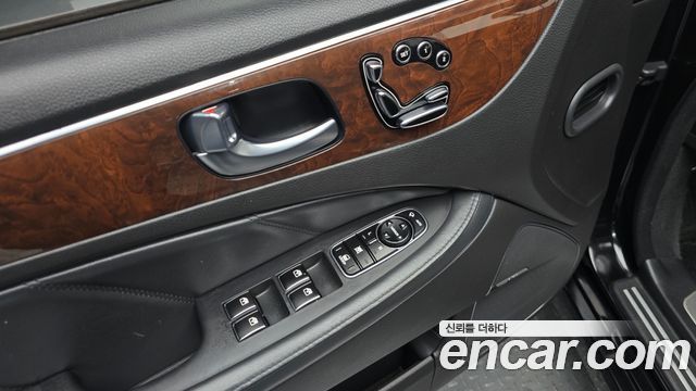 Hyundai Equus 2014 — photo 21