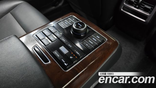 Hyundai Equus 2014 — photo 24