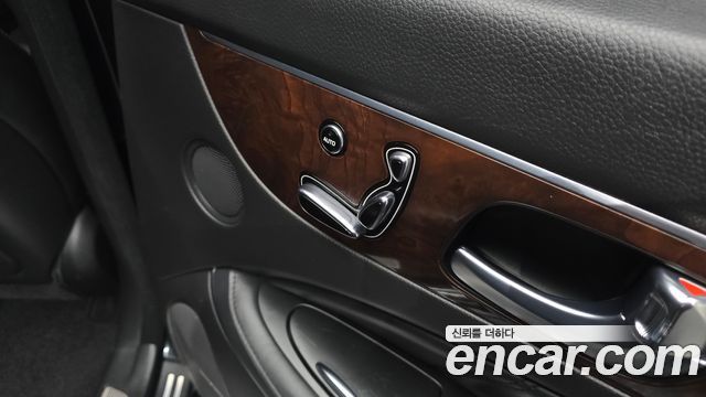 Hyundai Equus 2014 — photo 27