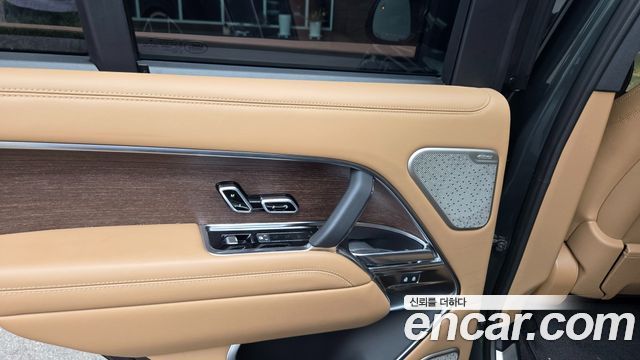 Land Rover Range Rover 2023 — photo 16