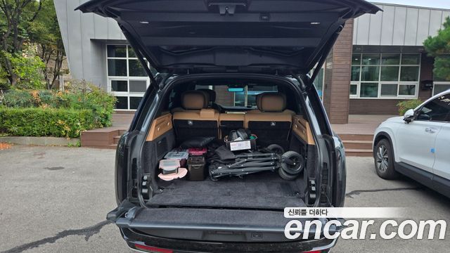 Land Rover Range Rover 2023 — photo 17