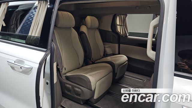 Kia Canival 2021 — photo 17