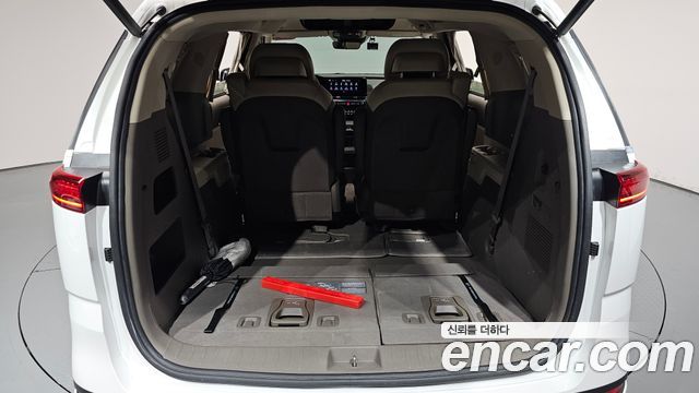 Kia Canival 2021 — photo 26