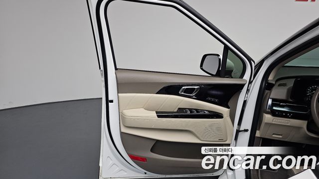 Kia Canival 2021 — photo 14