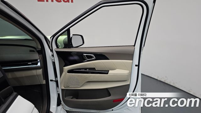 Kia Canival 2021 — photo 15