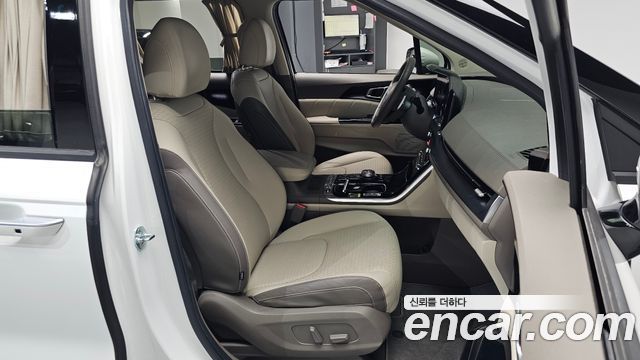 Kia Canival 2021 — photo 16