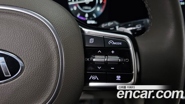 Kia Canival 2021 — photo 35