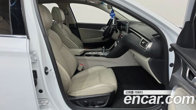 Genesis G70 2018 — photo 11