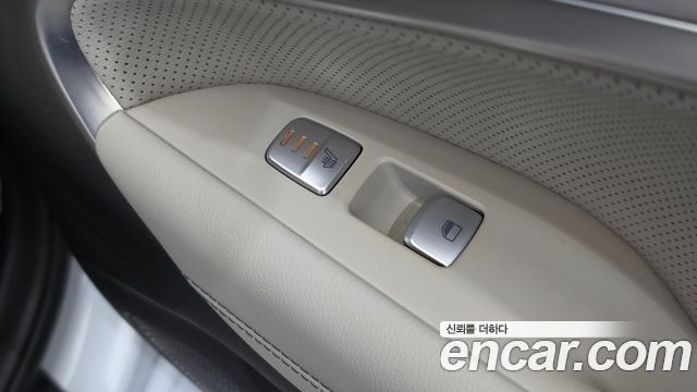 Genesis G70 2018 — photo 17