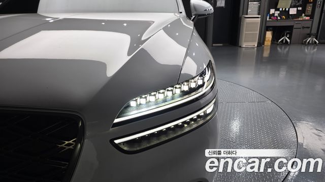 Genesis GV70 2025 — photo 8