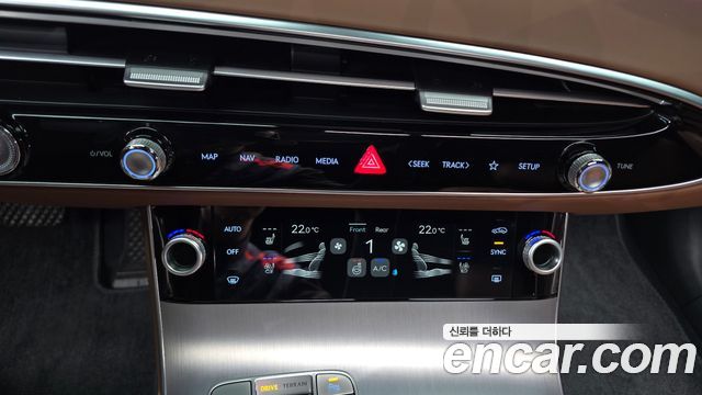 Genesis GV70 2025 — photo 30
