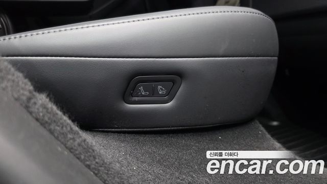 Tesla Model Y 2025 — photo 25