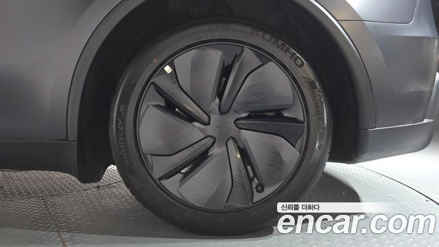 Tesla Model Y 2025 — photo 7