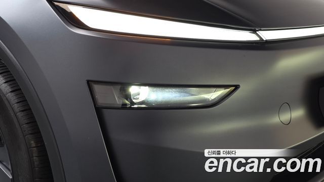Tesla Model Y 2025 — photo 8