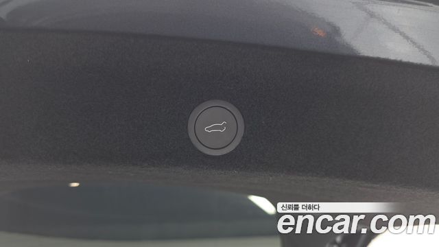 Tesla Model Y 2025 — photo 28