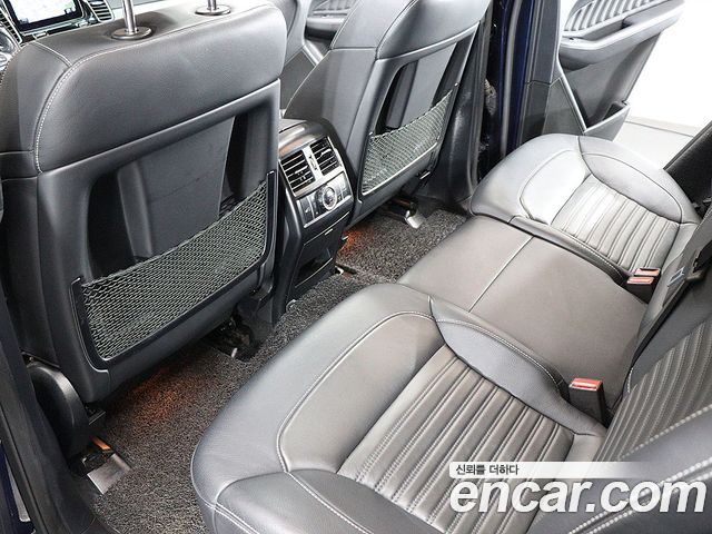 Mercedes-Benz GLE-Class 2018 — photo 11