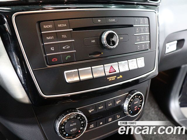 Mercedes-Benz GLE-Class 2018 — photo 17