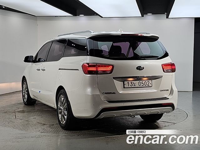 Kia Canival 2016 — photo 3