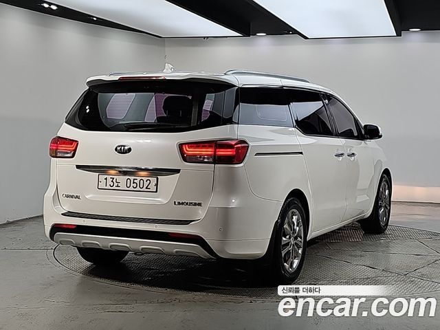 Kia Canival 2016 — photo 4