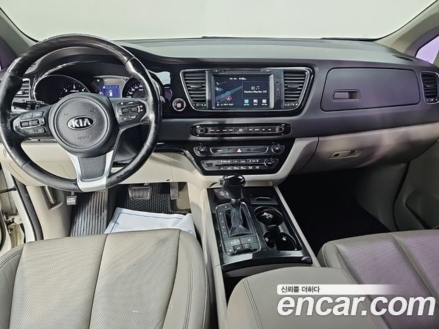 Kia Canival 2016 — photo 5