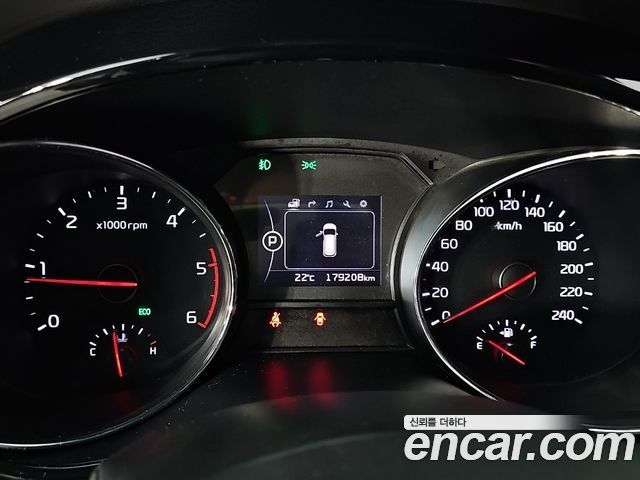 Kia Canival 2016 — photo 8