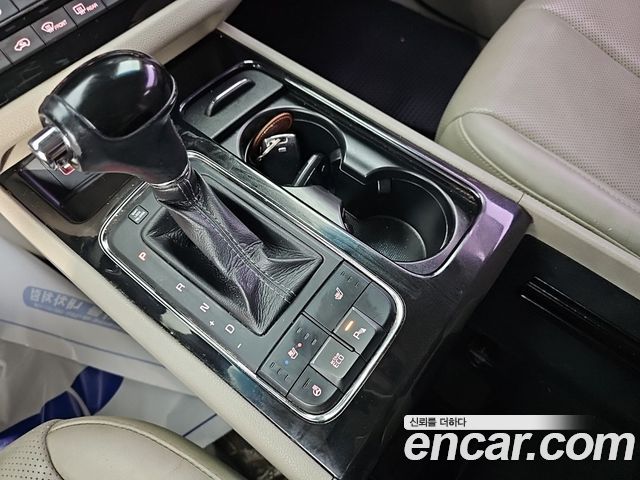 Kia Canival 2016 — photo 9