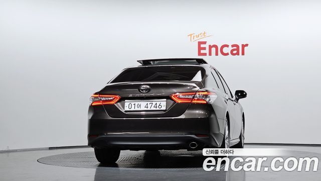 Toyota Camry 2018 — photo 4