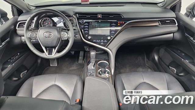 Toyota Camry 2018 — photo 10
