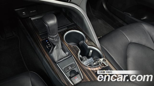 Toyota Camry 2018 — photo 12