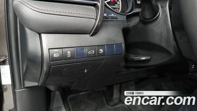 Toyota Camry 2018 — photo 20