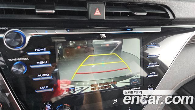 Toyota Camry 2018 — photo 24