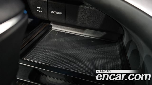 Toyota Camry 2018 — photo 27