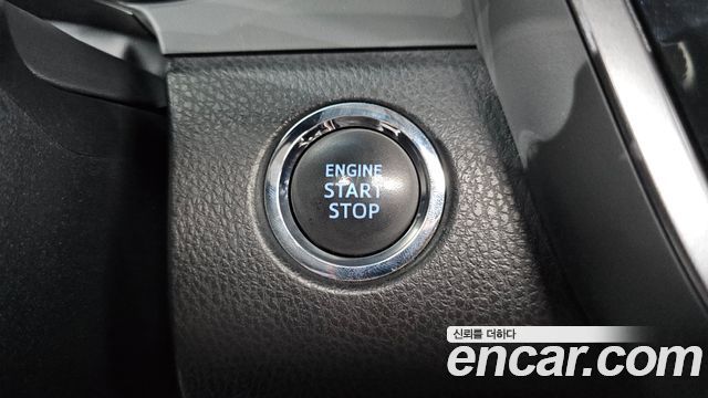 Toyota Camry 2018 — photo 28