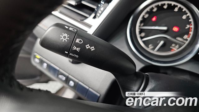Toyota Camry 2018 — photo 29